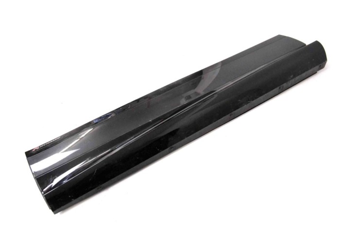 Bandou inferior ușă dreapta spate LAND ROVER RANGE ROVER EVOQUE L551 2018 OEM: K8D2-21065-B,K8D2-21065-C