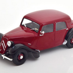 Macheta Citroen Traction Avant 11BL 1952 rosu - Whitebox 1/24