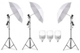 Cumpara ieftin Kit de 3 umbrele albe, 3 trepiezi reglabili 200 cm, 3 becuri LED 25W