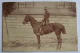Fotografie pe carton Militar rom&acirc;n călare uniforma Carol I - datată 1898