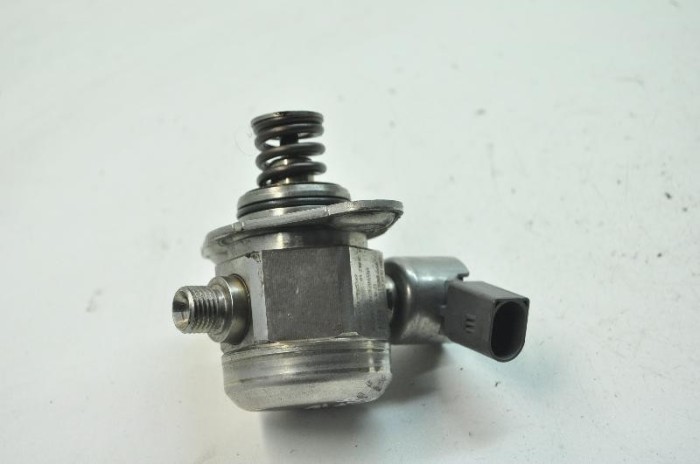 Pompa de combustibil BMW 7 F01, F02 2010 OEM: Sedan | 10845164