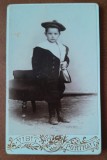 Fotografie tip CDV, baietel cu palarie, inceput de secol XX