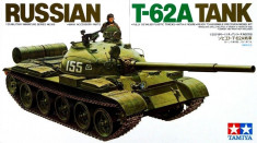 1:35 Russian T-62A Tank - 1 figure 1:35 foto