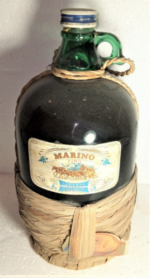 RARITATE STICLE VECHI DE VIN IMBRACATE IN PAIE-MARINO LEPANTO ANI 60 ONE GALLON foto