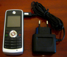 Motorola w230 + Incarcator mini USB foto