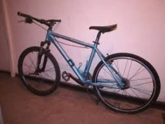Bicicleta CUBE aluminiu foto