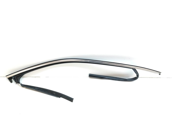 Bandou superior ușă dreapta față AUDI Q5 FY 2019 OEM: 80A837432B 22788284