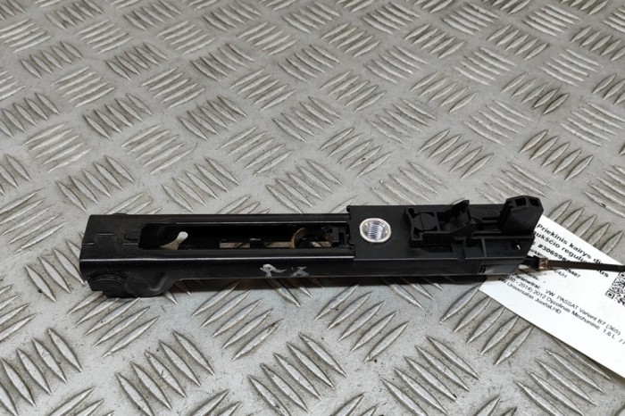 Reglaj &icirc;nălțime centura st&acirc;nga față VW PASSAT Variant B7 365 2012 OEM: 1T0857819B | 30659814