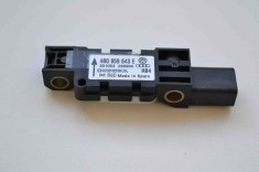 Senzor de impact st&acirc;nga spate VW TOUAREG 7LA, 7L6, 7L7 2006 OEM: 4B0959643E | 1921710
