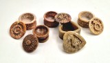 lot 5 cutiute cu capac steatita soapstone sculptate manual fabricate in India 4 rotunde si 1 in forma de inima