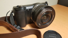 Camera Sony Mirrorless Alpha A5000 + husa protectiva din piele foto