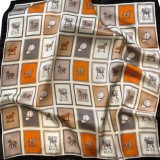 Esarfa satin cu imprimeu tematic maro-portocaliu