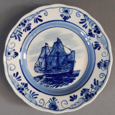 Farfurie decorativa veche, ceramica de tip Delft, pentru colectie