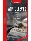 Cumpara ieftin Misterul de pe Holy Island. Seria Vera Stanhope/Ann Cleeves