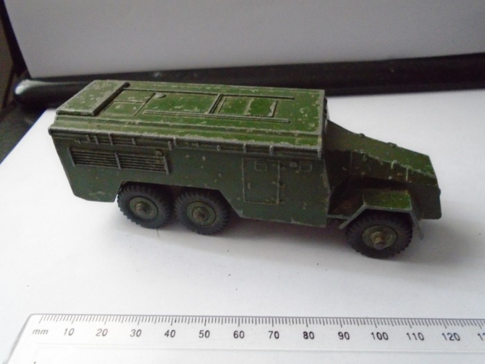 bnk jc Dinky 677 Armoured Command Vehicle