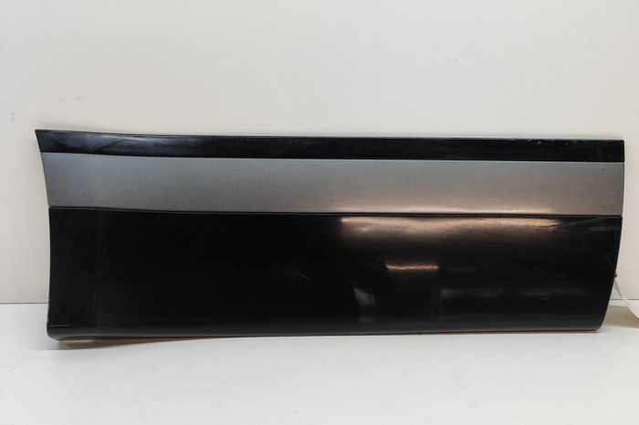 Bandou inferior ușă dreapta spate LAND ROVER RANGE ROVER VELAR L560 2018 OEM: J8A2-174A48-B | 23055025