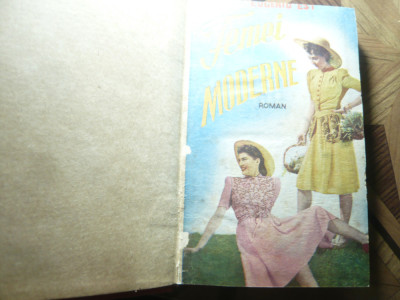 Eugeniu Est - Femei Moderne - Ed.Enciclopedia 1939 ,215 pag ,legata ,cartonata foto