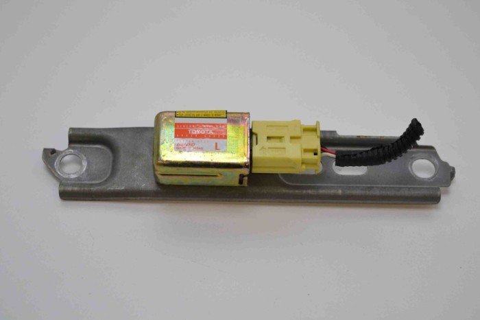 Senzor de impact lateral st&acirc;nga LEXUS RX _U3_ 2004 OEM: 89830-48020 | 2156581