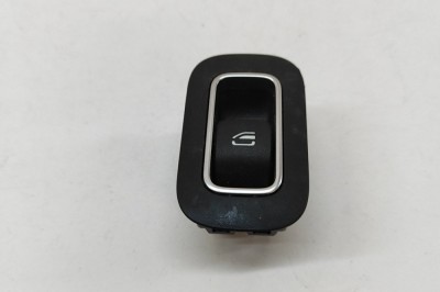 Buton geam ușă dreapta spate MERCEDES-BENZ CLA Coupe C118 2023 OEM: A1679050201,A1777203502 | 31985420 foto