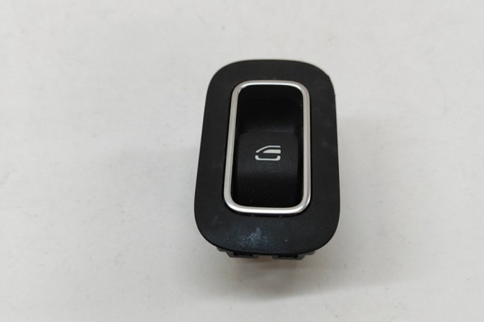 Buton geam ușă dreapta spate MERCEDES-BENZ CLA Coupe C118 2023 OEM: A1679050201,A1777203502 | 31985420