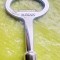 G130-Cheie Triunghi speciala MESAN bronz cromat cu cap latura interioarade 9,5cm