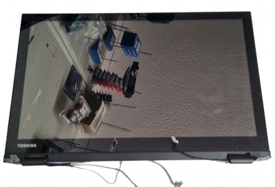 Ansamblu display cu LVDS si balamale laptop second hand Toshiba Satellite Radius 15 P50W-C foto