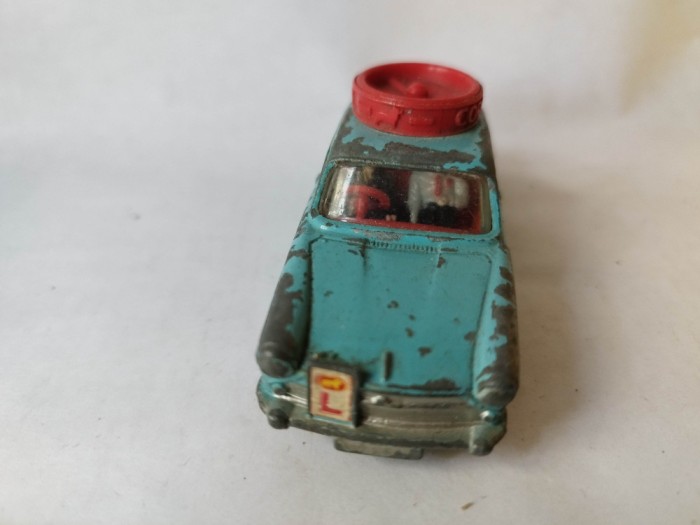 bnk jc Corgi 236 Austin A 60 Saloon