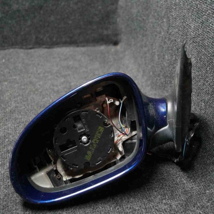 Oglinda laterală st&acirc;nga VW PASSAT B6 3C2 2005 OEM: 3C0857933