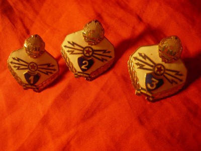 Set 3 Insigne Militare - Transmisiuni : cl. 1,2,3. foto