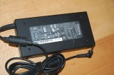 INCARCATOR LAPTOP ASUS / TOSHIBA / LENOVO 19.5V 9.23A 180W model A15-180P1A mufa 5.5*2.5mm