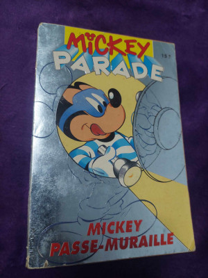 MICKEY PARADE,MICKEY PASSE-MURAILLE-DISNEY-N.192-DEC.1995,BENZI DESENATE-Cf.foto foto