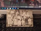 Țărani rom&acirc;ni &icirc;n haine de duminică, Civilizație populară, circa 1917, 205
