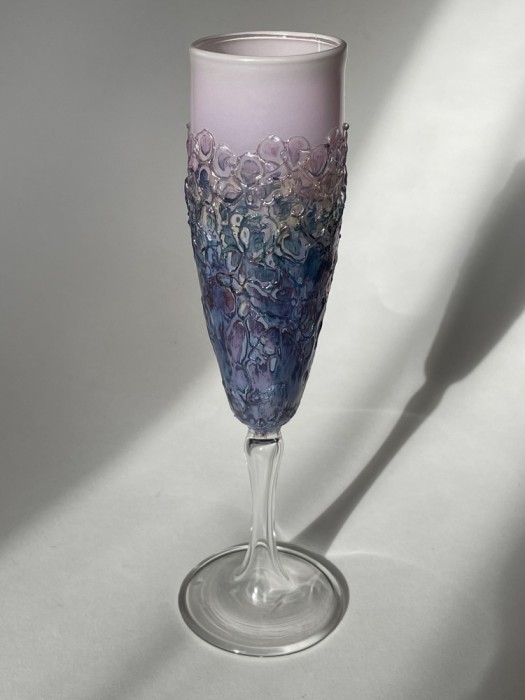 Pahar unic de șampanie din sticlă artistică texturată suflat manual