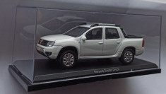 Macheta Renault Duster Oroch 2015 alb (Dacia) - Norev 1/43 foto