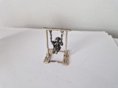 Miniatura din Argint - Fetita pe Leagan