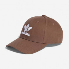 adidas Originals șapcă de baseball din bumbac culoarea maro, cu imprimeu IB9970