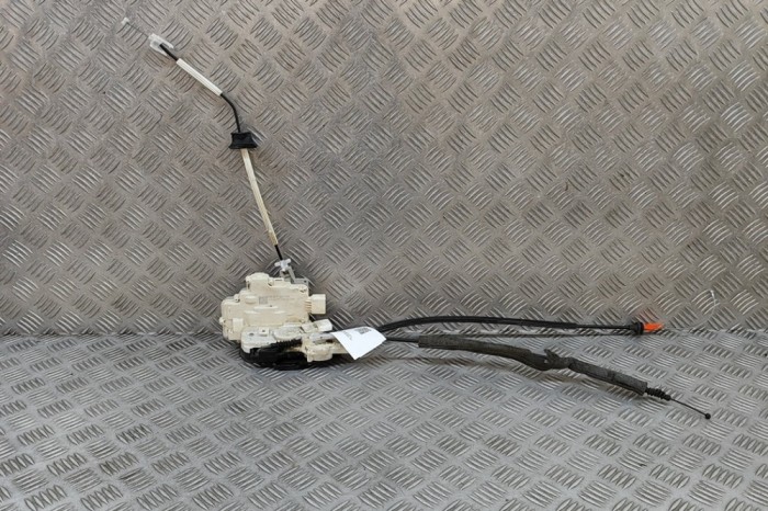 &Icirc;ncuietoare ușă dreapta spate PORSCHE PANAMERA 971 2018 OEM: 971839016 30620304