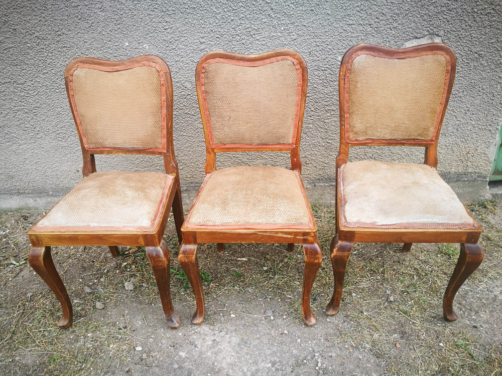 Set 3 scaune vechi, tapitate. (Scaun vechi de lemn tip Thonet) | Okazii.ro