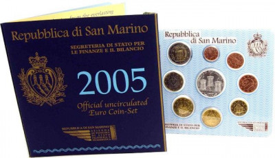 SAN MARINO 2005 - Set monetarie + 5 euro Ag ( 925/18 gr/32 mm ) - folder / BU foto