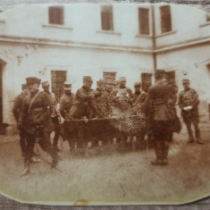 Artileristi romani in cadrul unui eveniment, perioada interbelica// fotografie