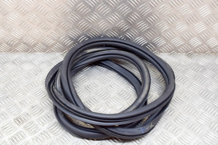 Garnitura ușă st&acirc;nga spate VW TIGUAN AD1 2020 OEM: 5NN867913 | 15086591