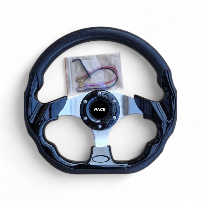 Volan auto sport negru rotund si tesit