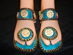PAPUCI FLIP FLOPS DAMA PIELE HAND MADE INDIA TURCOAZ MARO FUCSIA ACCESORII LEMN