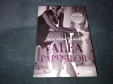 Cumpara ieftin JACQUELINE SUSANN - VALEA PAPUSILOR