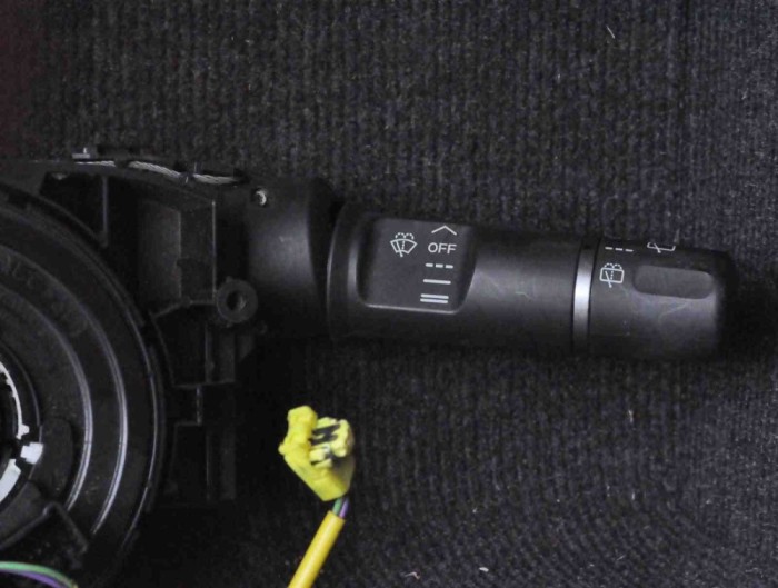 Maneta semnalizare ștergătoare MAZDA 2 DE 2008 OEM: DF7166120BDDF7166122D65166CS0