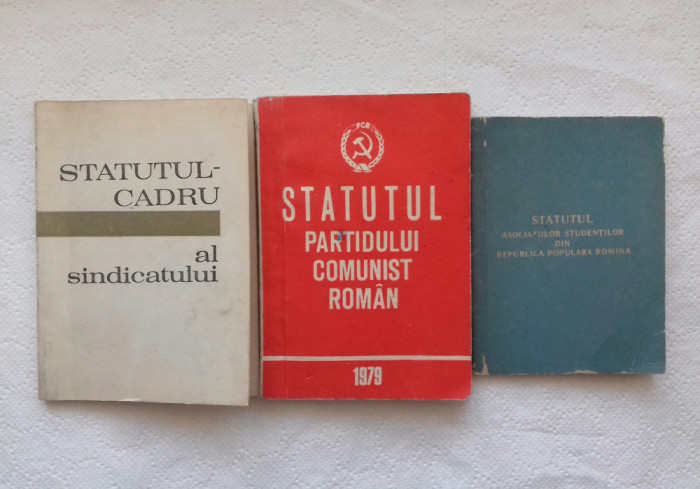 Trei statute oficiale din perioada comunista