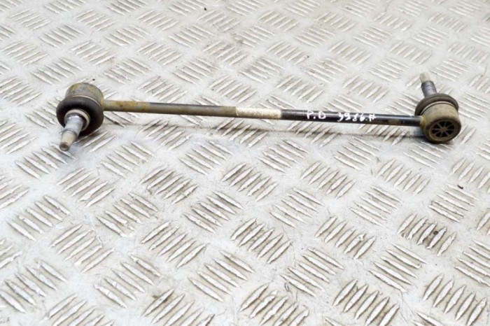 Bieleta stabilizatoare dreapta față HYUNDAI KONA 2022 OEM: 54830-F2000 17949636