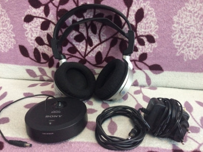 CASTI WIRELESS SONY MDR-RF800R FUNCTIONALE.CITITI ATENT DESCRIEREA VA ROG! foto