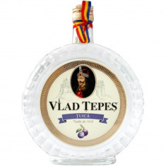 Tuica de Prune Vlad Tepes 45%, 0.7L, Plosca Lemn, Tuica, Tuica de Fructe, Tuica Vlad Tepes, Vlad Tepes Tuica, Tuica Alba, Tuica Alcool, Tuica Bautura, foto