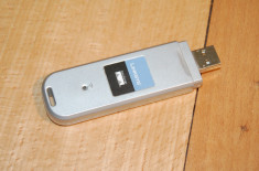 Adaptor Wireless LINKSYS WUSB54GC compact wireless-G USB adapter foto